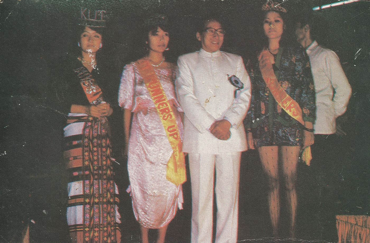 Winners of Miss Kut 1987 with the then Chief Minister of Manipur, Rishang Keishing.  Juliana of Salem Veng (extreme left) was crowned Miss Kut 1987.
